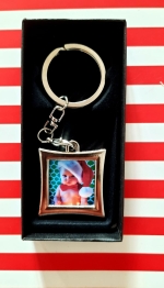 Breloc metalic pătrat