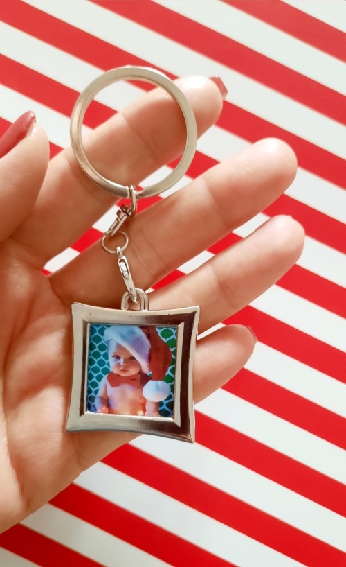 Breloc metalic pătrat